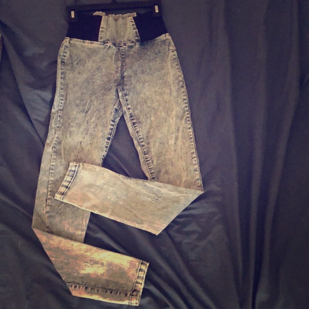 Vintage 90’s style, high waisted w.spandex jeggs